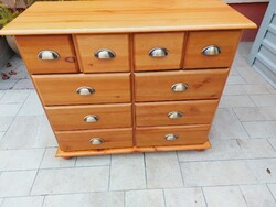 Eladó 4 db teljesen egyforma, ÚJ, 10 fiókos fém fogantyús fenyő komód. Ár/ 1db.