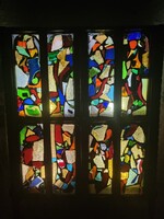 Egyedi kovácsolt réz szekrény (vitrin) tiffany üveggel, gyűjtői darab