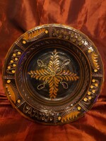 Teimel István Óbánya falitányér  metszett,írókázott diszitéssel. .