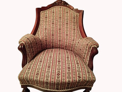 🪑 Klasszikus, faragott tömörfa fotel – elegáns, polgári darab