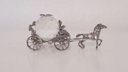 Ezüst miniatűr hintó Swarovski kristálygömbbel