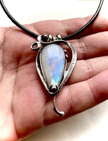 Szivárványholdkő  medál egyedi darab