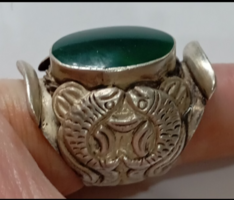 Tibeti ,buddhista, kézzel készült,15g  825 finomságú ezüst gyűrű, zöld achát kőberakással 1910