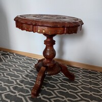 Gyönyörű rózsafa asztalka