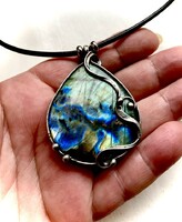 Nagy nagyon fényes  labradirot medál egyedi darab