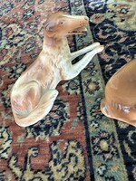 Royal Dux fekvő agár kutya