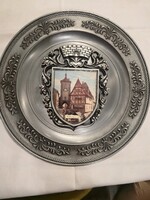 Ón tányérok, több fajta