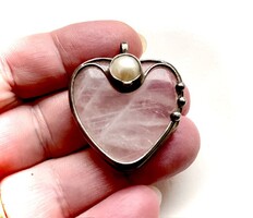 Kisebb  SZÍV  rózsakvarc medál gyönggyel  egyedi darab