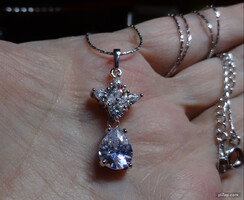 CSODASZÉP. ! JELZETT 18 KT-S FEHÉR ARANNYAL GALVANIZÁLT SWAROVSKI KRISTÁLY MEDÁLOS RÓDIUMOS NYAKLÁNC