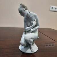 Herendi Vénusz női akt porcelán figura