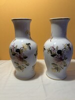 Hollóházi porcelán. 2 db nagy váza