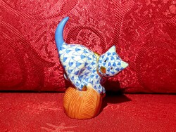 Herendi pikkely mintás cica figura