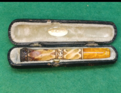 Vintage faragott tajték szipka, borostyán csutorával eredeti dobozában 1920