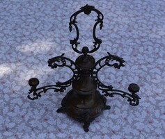 Padlás lelet valamilyen réz  bronz dísztárgy puttós díszítés esetleg gyertyatartó ??