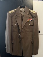 Magyar katonai egyenruha öltöny pantallós nadrág ing