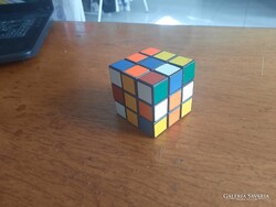 Retro bűvös Rubik kocka