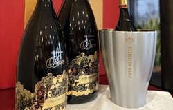 Jaime Hayón szürke-arany limitált kiadású dedikált pezsgőhűtője a Piper-Heidsieck Champagne számára