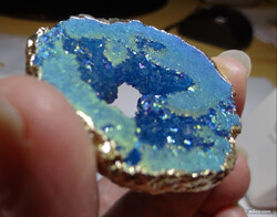 Természetes galvanizált gyönyörű druzy achát kristályos,aranyozott drágakő medálos nyaklánc.