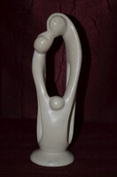 Kő szobor kis család