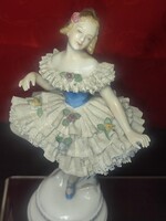 Sitzendorf csipkeruhás figura