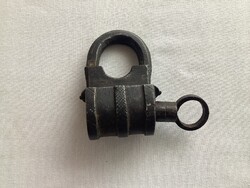 Antik kovácsolt vas lakat .