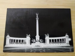 Budapest,Milleniumi emlékmű, Hősök tere, éjjel, postatiszta