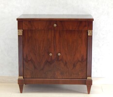 Empire trümó [H17]