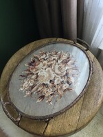 Régi üvegezett tálca, belsejében gobelinnel díszítve