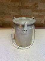 Régi alumínium tejeskanna vagy tejes dézsa