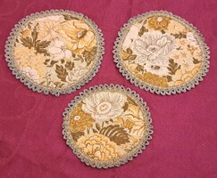 3db kör gobelin terítő vitrinbe, polcra (M5940)