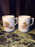 Két régi pajzspecsétes, Zsolnay I.- mesejelenetes porcelán gyerek bögre
