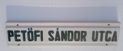 Zsolnay pirogránit  utca tábla