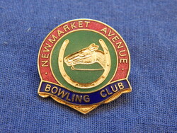 Newmarket Avenue Bowling Club tűzzománc jelvénye
