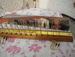 Nyakkendő tartó gardróbba vagy szekrényajtóra