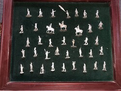 Ón katonafigurák ( Napóleon katonái )