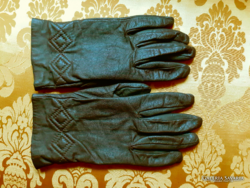 Sötétbarna bélelt bőrkesztyű..7 3/4.