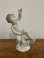 Herendi pisilős fiúcska