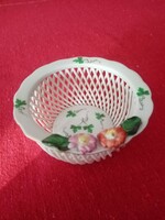 Antik  gyűjtői petrezselyem mintás, virágokkal is díszített,   herendi porcelán kosárka