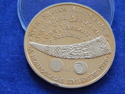 Lebó Ferenc: Vérszerződés, a honfoglalás emlékére1996. Aranyozott PP érme.