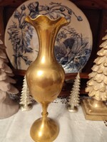 Gyönyörű formájú réz váza