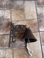 Öntöttvas virágos csengő  kolomp harang, ajtòdísz