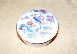 Wedgwood madaras, virágos porcelán bonbonier, doboz