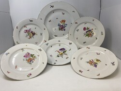 6db Óherendi különböző méretű és festésű, sérült virágos porcelán tányér RZ