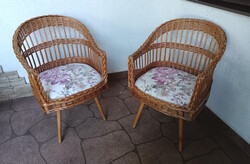 Rattan 2 db szék, az asztal ajándák hozzá.