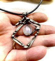 PICI  KÖVES Szivárványholdkő  medál egyedi darab