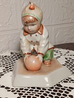 Zsolnay porcelán - Labdás fiú - Sinkó András tervezte