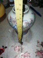 Keleti porcelán váza 25.a képeken látható állapotban van.Akció Aukció több száz termék vegye vigye