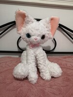 Fehér Plüss Cica