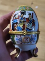 Japán gésa mintás , csuklós porcelán tojás ékszerdoboz