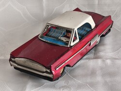 Lendkerekes „Amerikai típusú” Sportautó (Coupe).